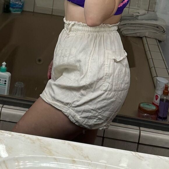 Jens Pirate Booty Bloomer Style Beachy High Waisted cream shorts - Picture 5 of 11